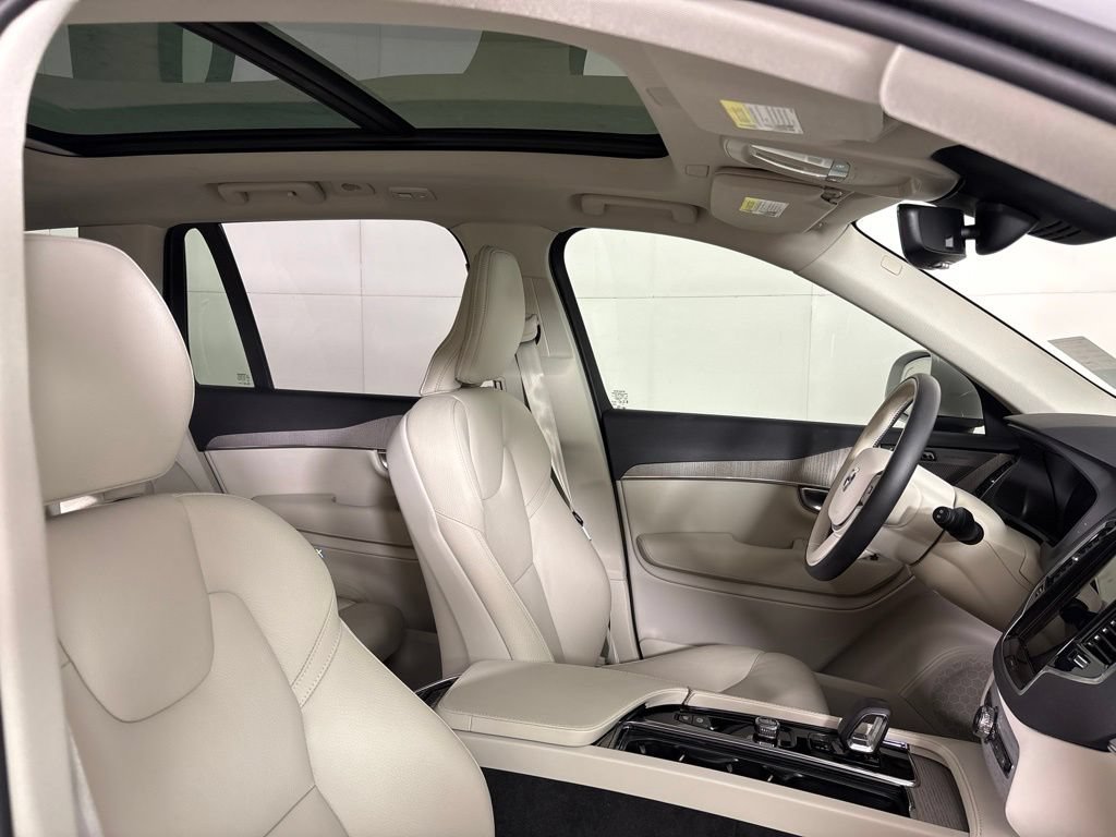 Certified 2025 Volvo XC90 B6 Plus w/ Protection Package Premier AWD/4WD image 18