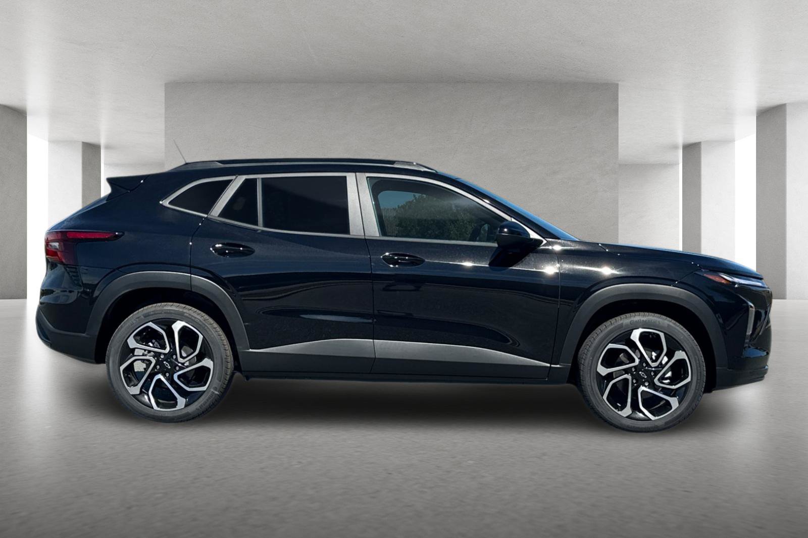 New 2026 Chevrolet Trax RS w/ Driver Confidence Package FWD image 3