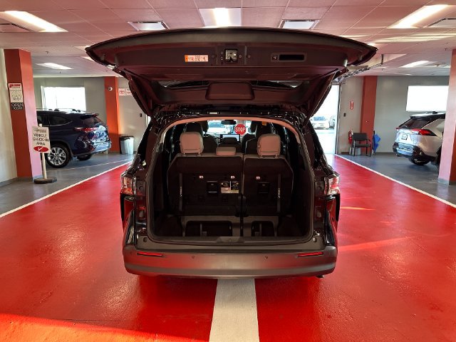 Certified 2026 Toyota Sienna XLE FWD image 25