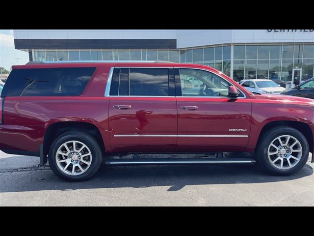 Certified 2017 GMC Yukon XL Denali w/ Open Road Package AWD/4WD image 9