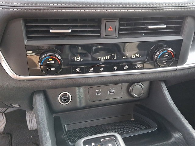 Used 2023 Nissan Rogue SV image 16