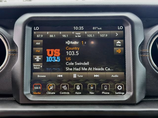 Used 2022 Jeep Wrangler Unlimited Sahara AWD/4WD image 16
