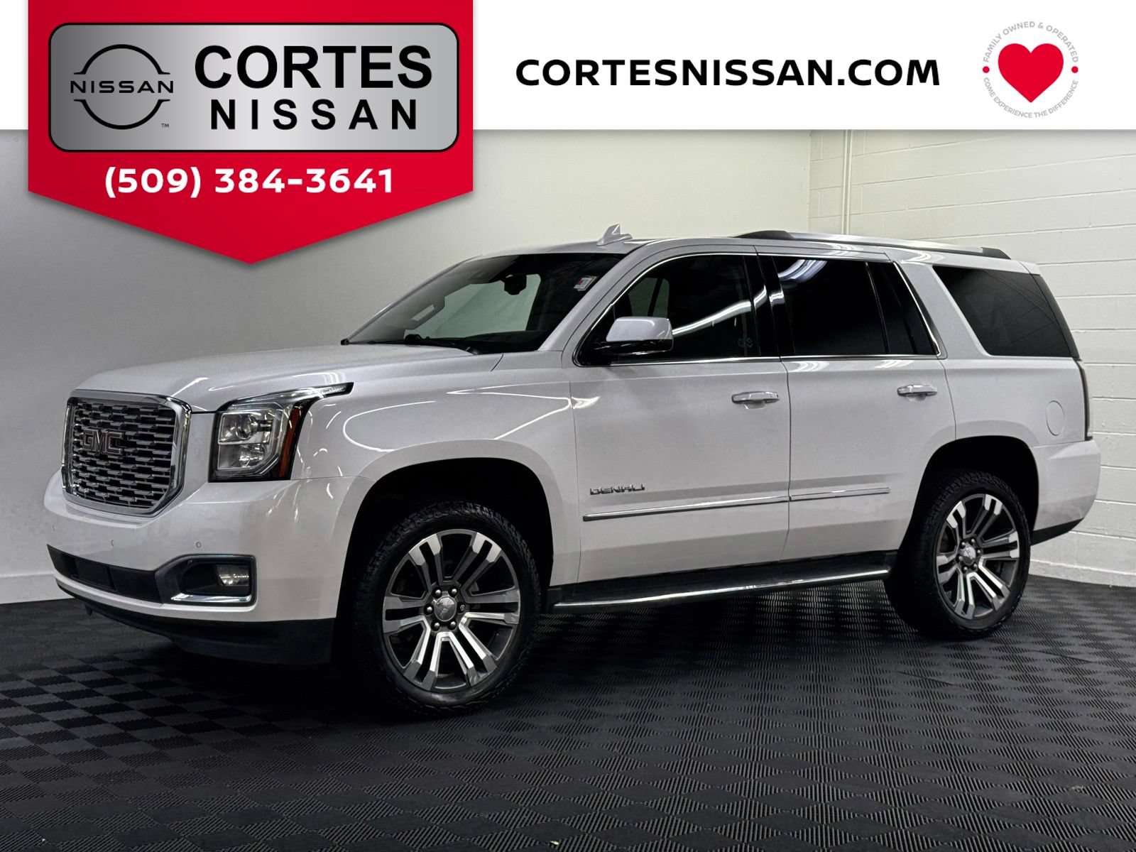 Used 2018 GMC Yukon Denali AWD/4WD image 1