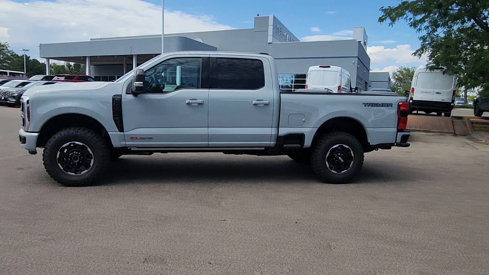 New 2026 Ford F350 Platinum w/ Tremor Off-Road Package AWD/4WD image 5