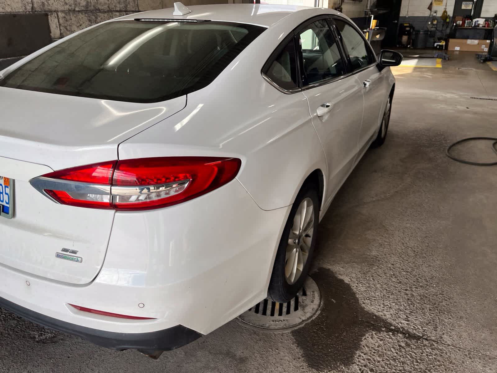 Used 2020 Ford Fusion SE FWD image 8