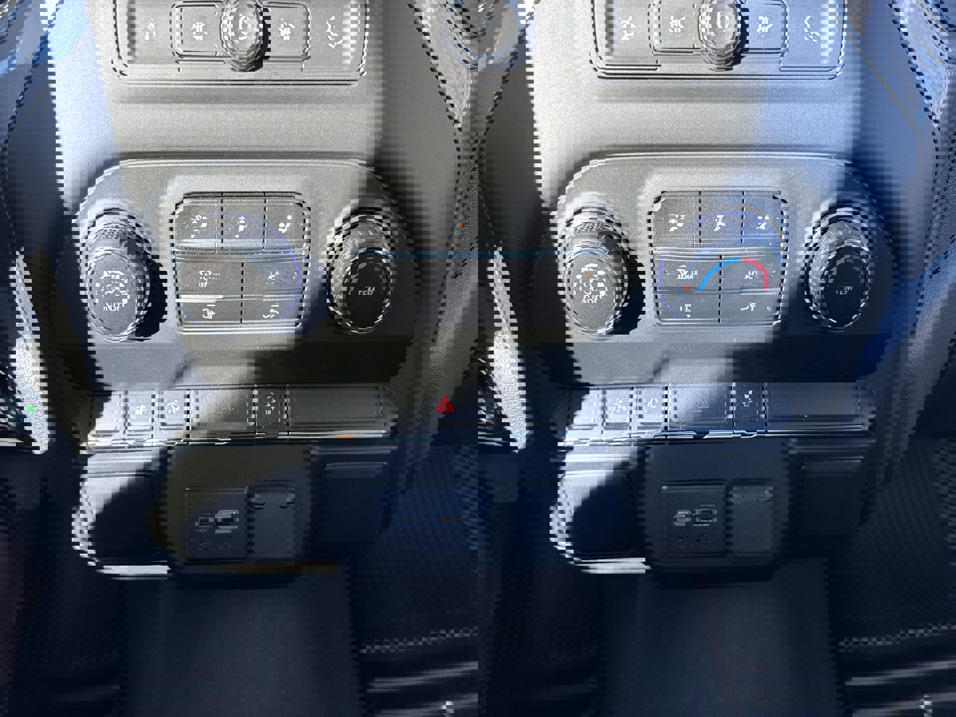 Used 2025 Chevrolet Silverado 1500 W/T w/ LPO, Dark Essentials Package image 18