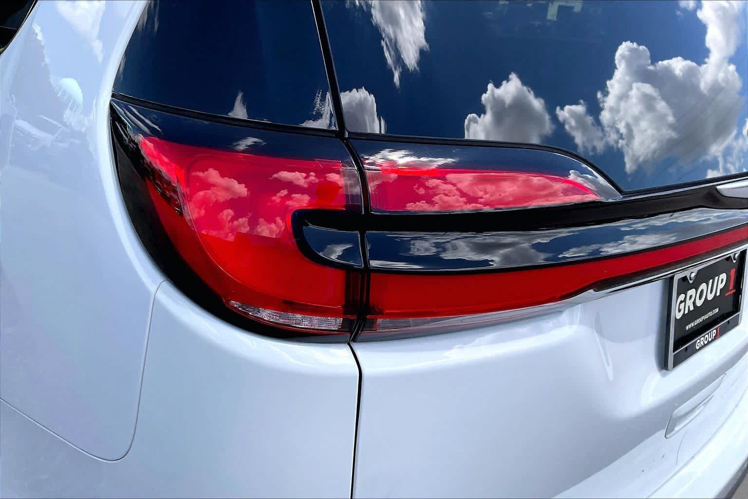 Used 2025 Chrysler Pacifica Select FWD image 27