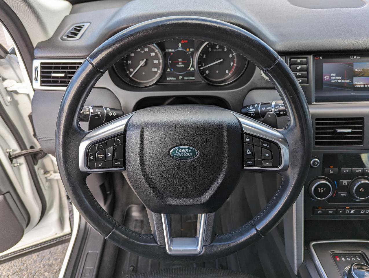 Used 2017 Land Rover Discovery Sport HSE image 15