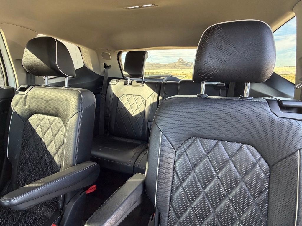 Used 2025 Volkswagen Atlas SEL Premium R-Line image 10