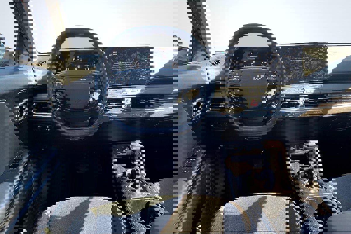 Used 2025 Kia K4 LXS image 5