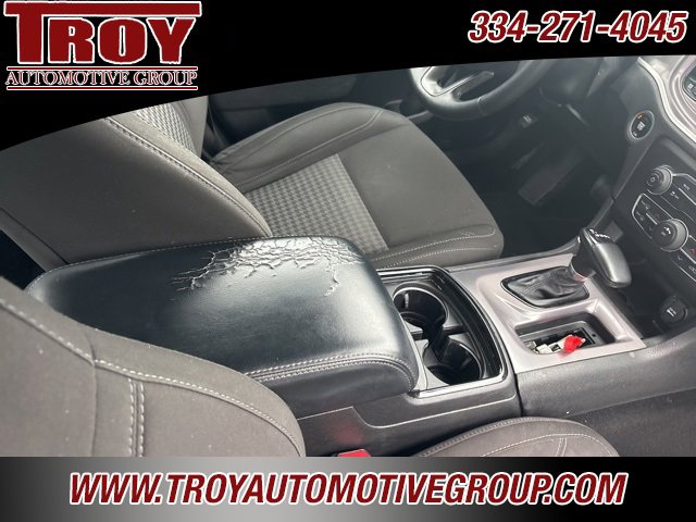 Used 2022 Dodge Charger SXT w/ Blacktop Package image 17