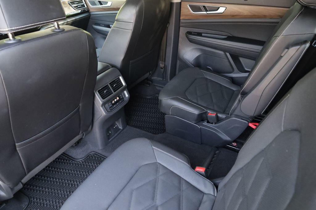 Used 2024 Volkswagen Atlas SE FWD image 28