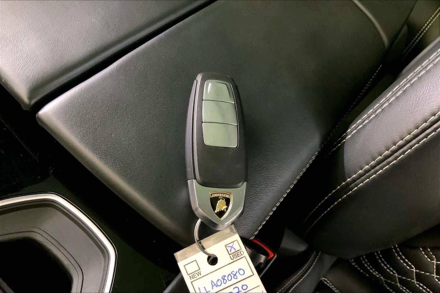 Used 2020 Lamborghini Urus AWD/4WD image 14