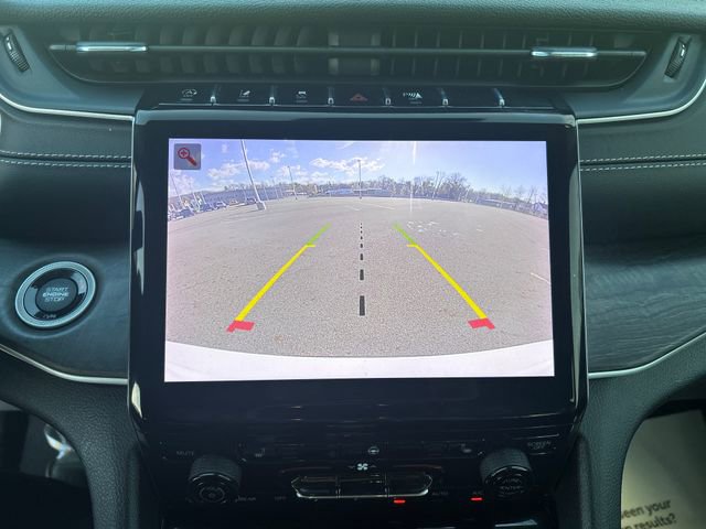 Used 2023 Jeep Grand Cherokee L Limited w/ Black Appearance Package AWD/4WD image 22