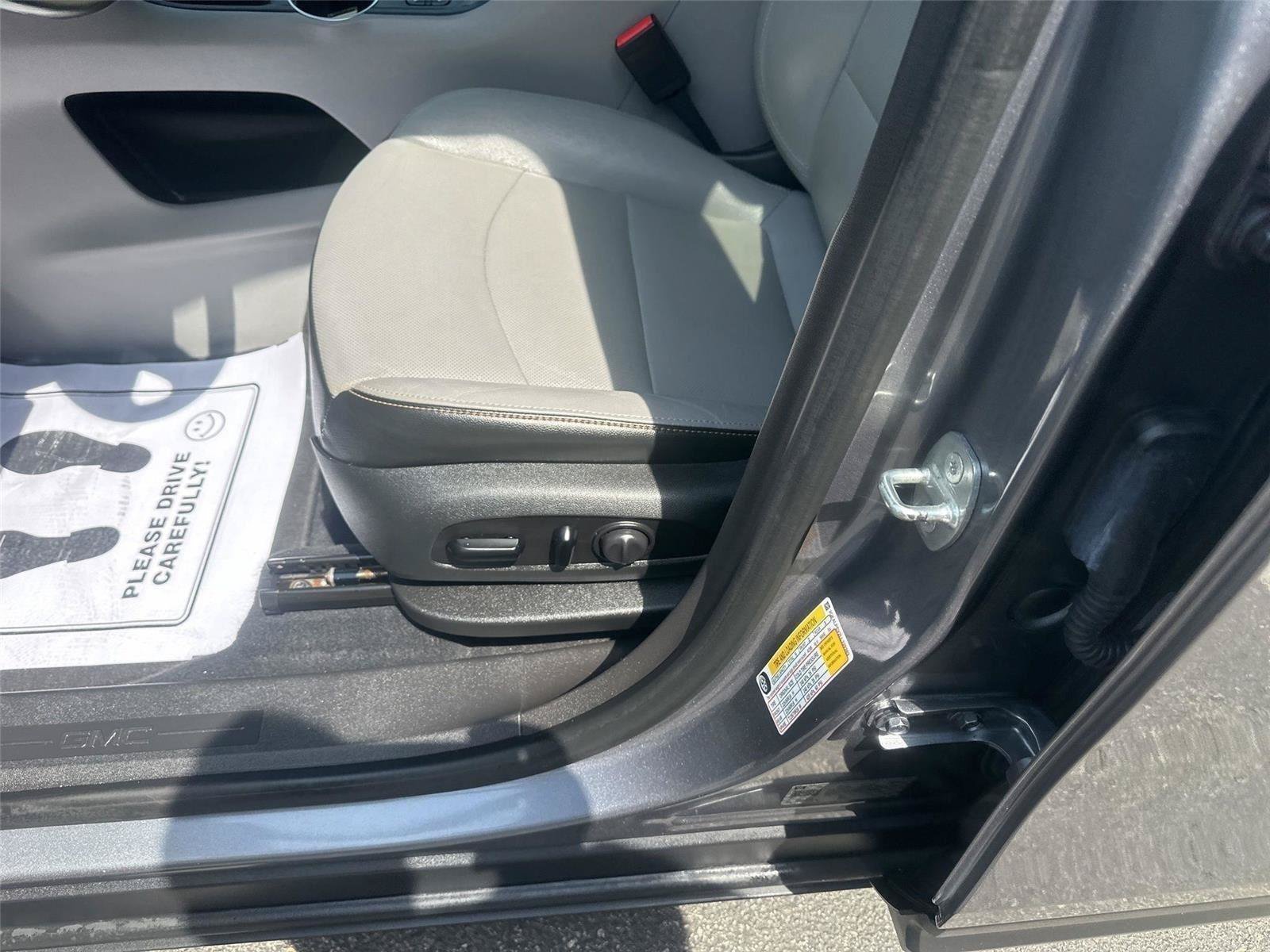 Used 2020 GMC Terrain SLT FWD image 24