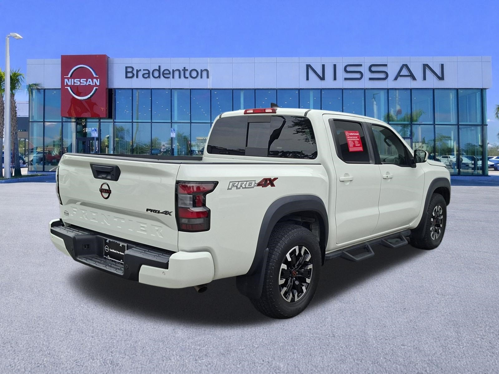Used 2023 Nissan Frontier PRO-4X w/ Technology Package AWD/4WD image 5