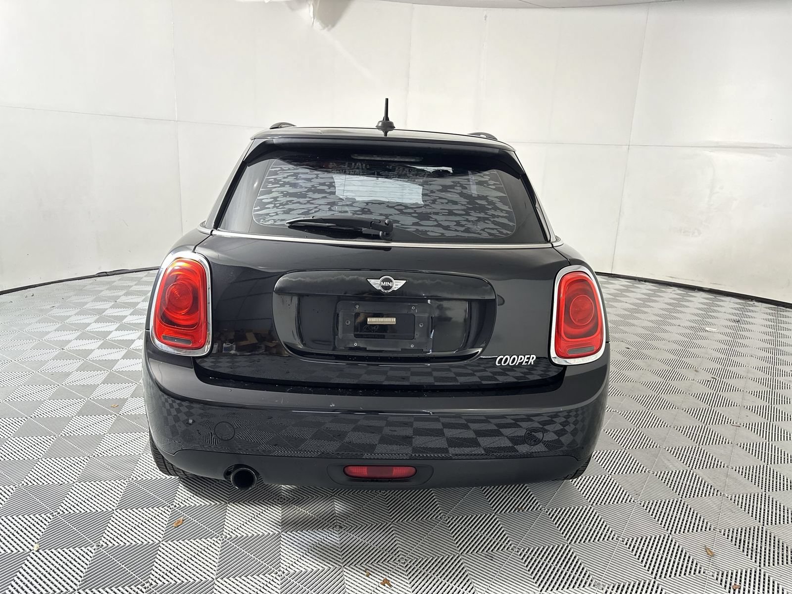 Used 2016 MINI Cooper 4-Door Hardtop FWD image 7