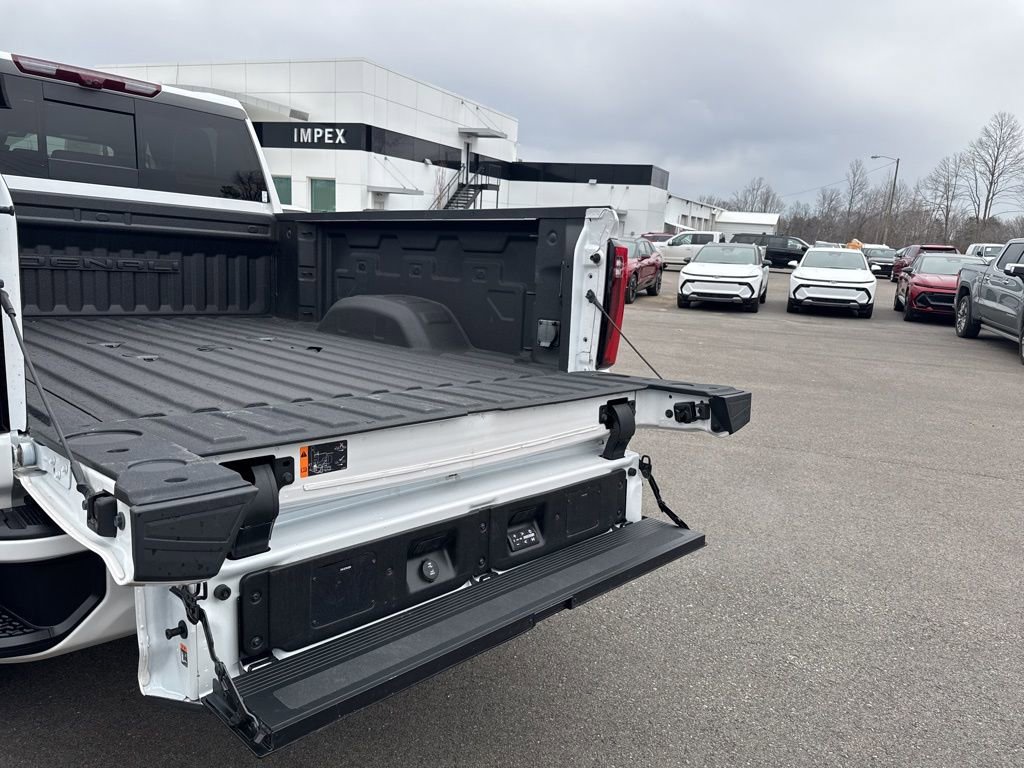 Used 2024 GMC Sierra 3500 Denali Ultimate AWD/4WD image 34