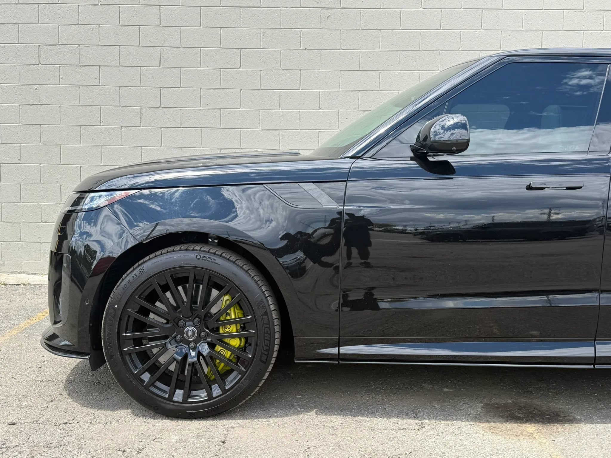 Used 2024 Land Rover Range Rover Sport AWD/4WD image 5