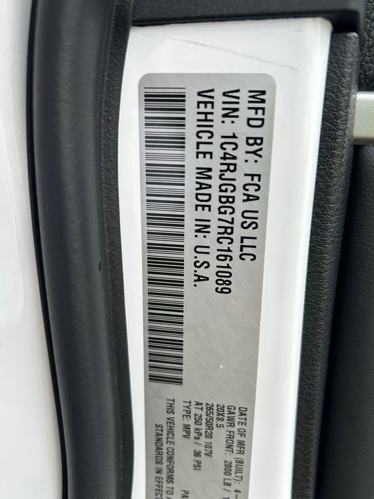 Certified 2024 Jeep Grand Cherokee Limited w/ Black Appearance Package image 56