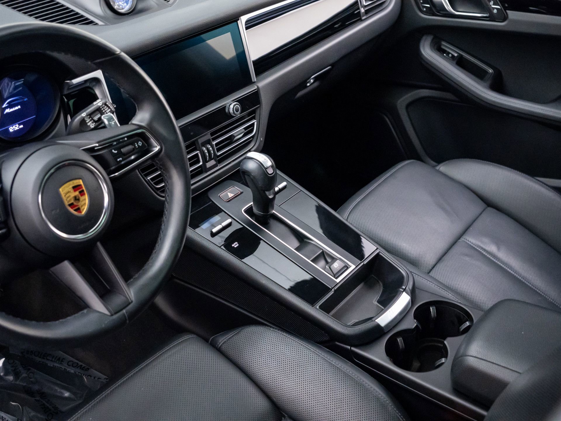 Certified 2023 Porsche Macan AWD/4WD image 13
