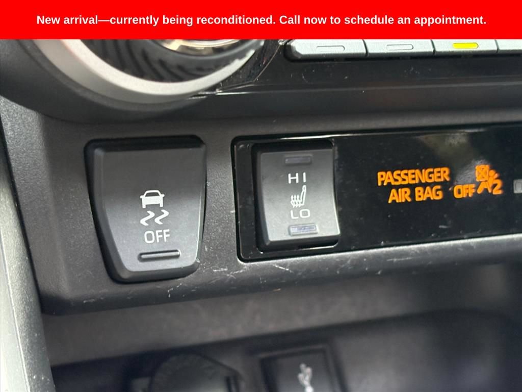 Used 2021 Toyota RAV4 SE w/ Weather & Moonroof Package AWD/4WD image 14