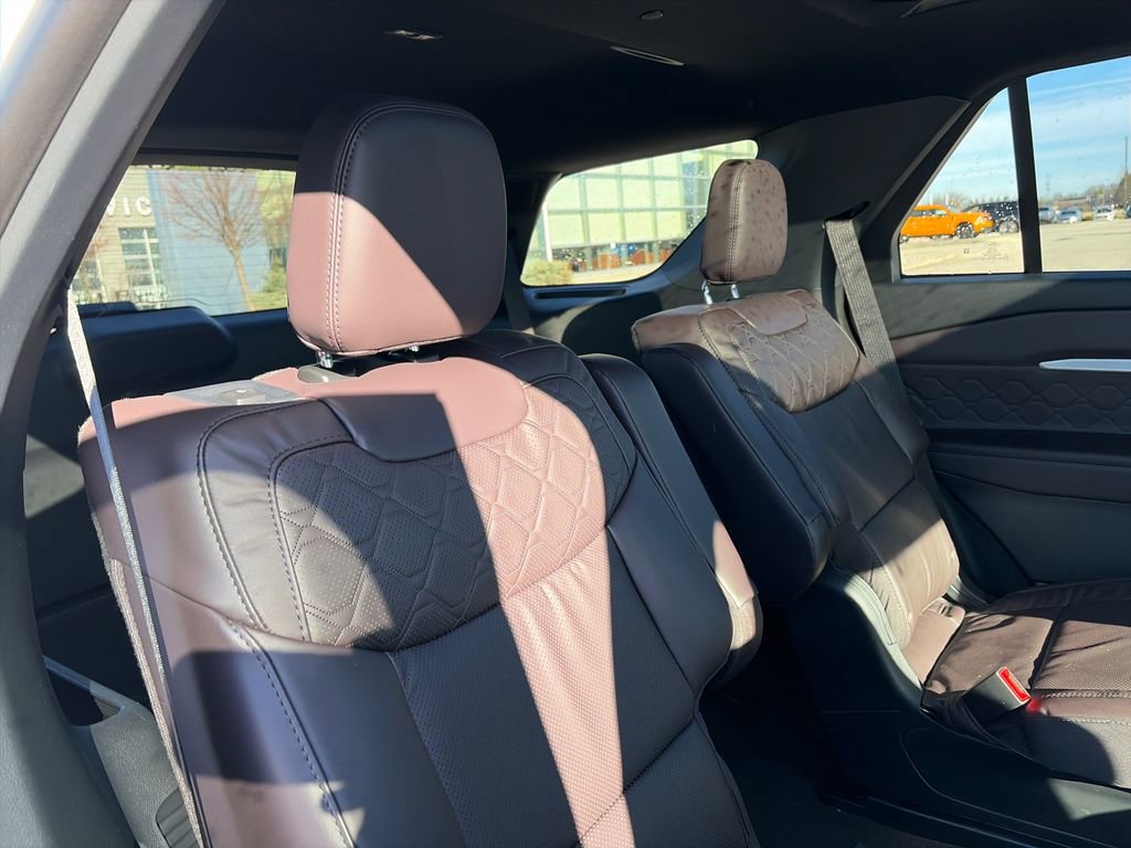 Used 2026 Ford Explorer Platinum w/ LUX Leather Package image 44