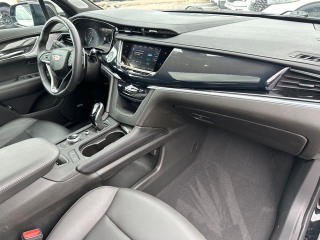 Used 2024 Cadillac XT6 Sport w/ Technology Package image 9