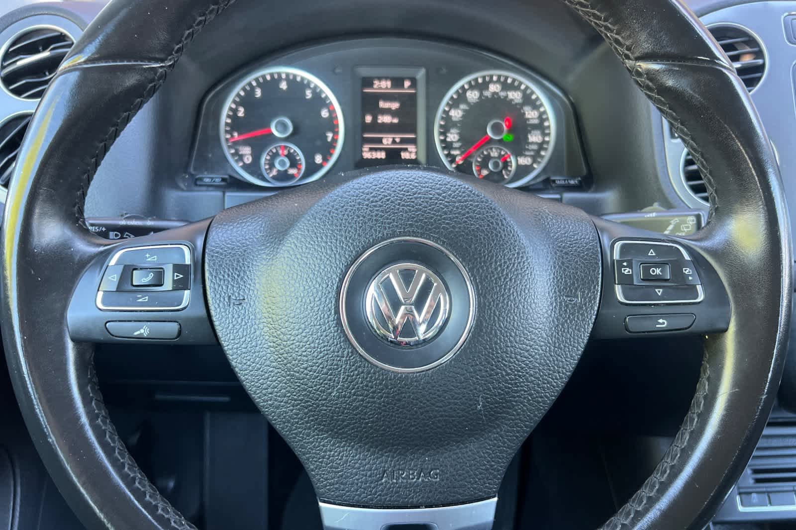 Used 2017 Volkswagen Tiguan Limited w/ Premium Package FWD image 25