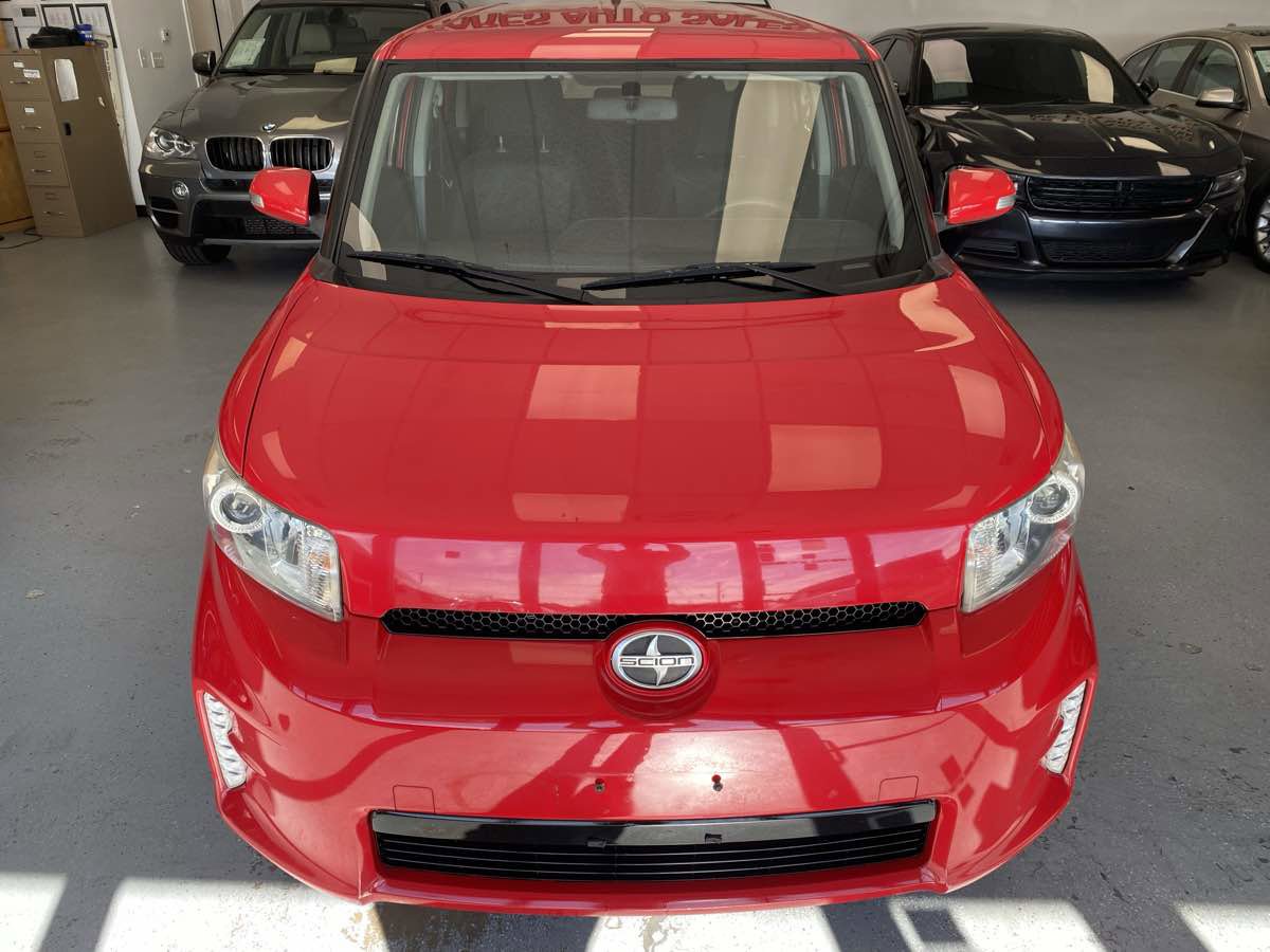 Used 2013 Scion xB image 2