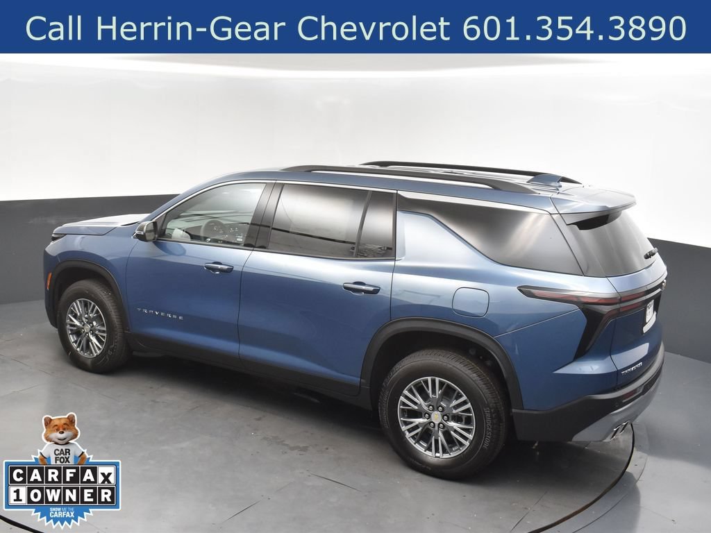 Used 2025 Chevrolet Traverse LT FWD image 31