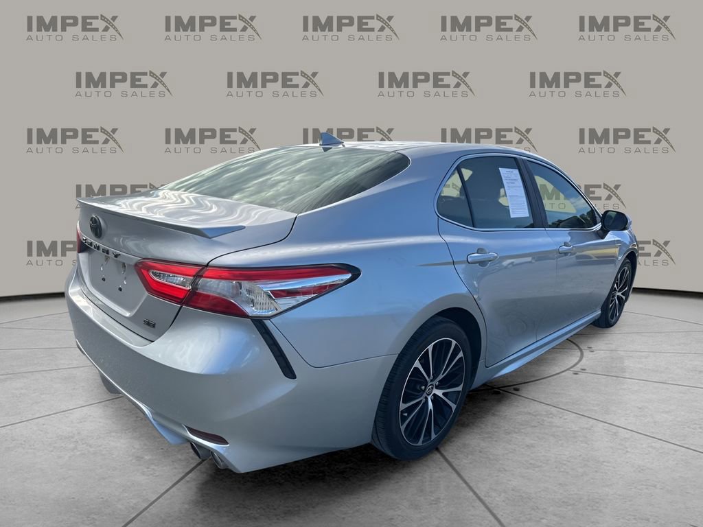 Used 2020 Toyota Camry SE image 5