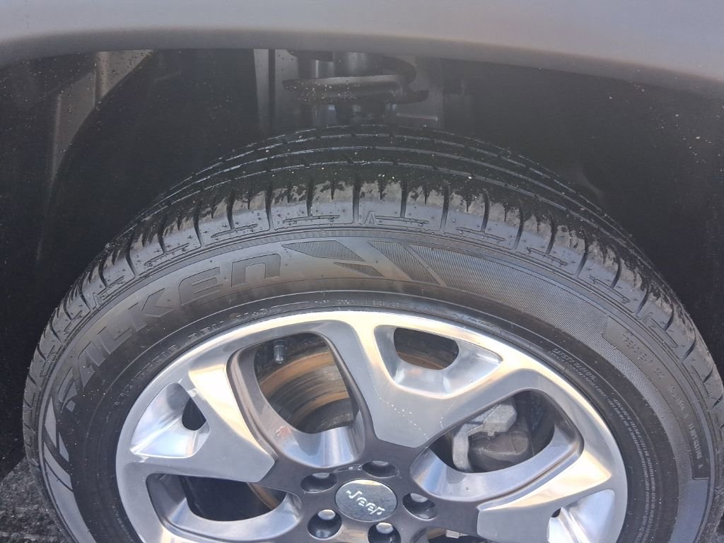 Used 2020 Jeep Compass Limited image 11