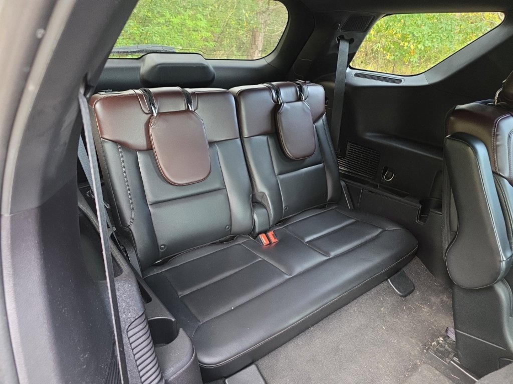 Used 2021 Ford Explorer Platinum w/ Equipment Group 601A AWD/4WD image 21