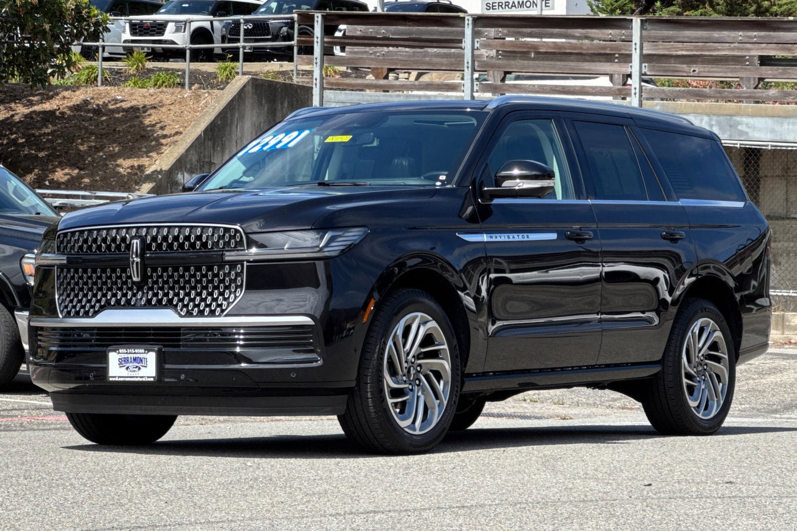 Used 2025 Lincoln Navigator Reserve AWD/4WD image 10