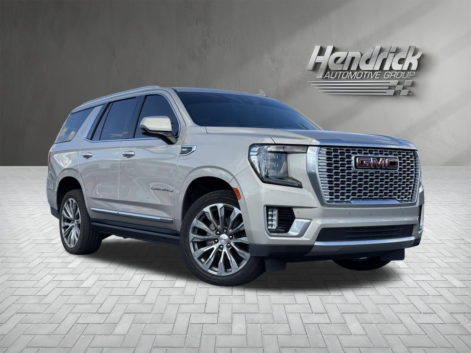Used 2021 GMC Yukon Denali w/ Denali Premium Package RWD image 2