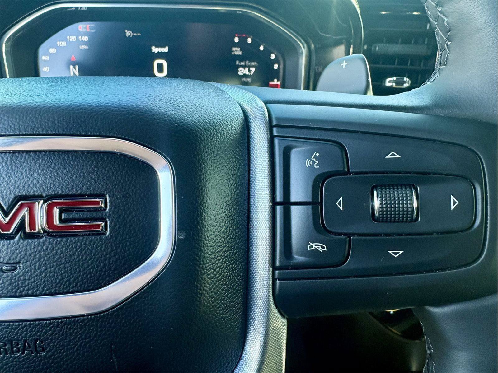 Used 2025 GMC Sierra 1500 SLT AWD/4WD image 17