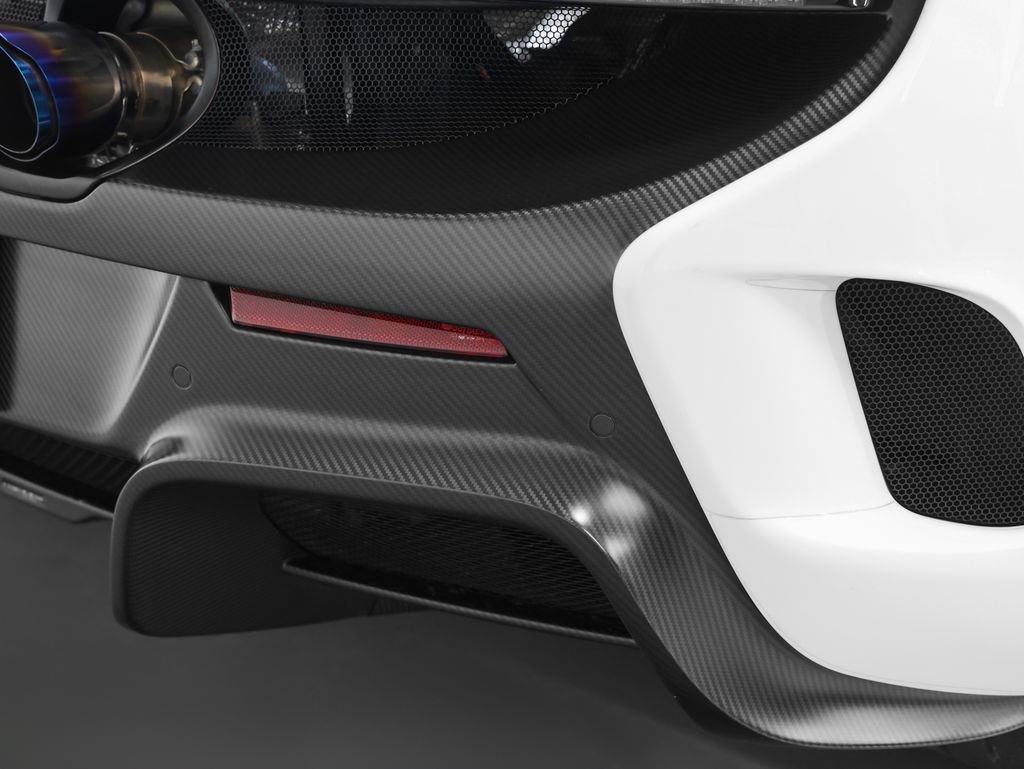 Used 2016 McLaren 675LT Spider RWD image 38