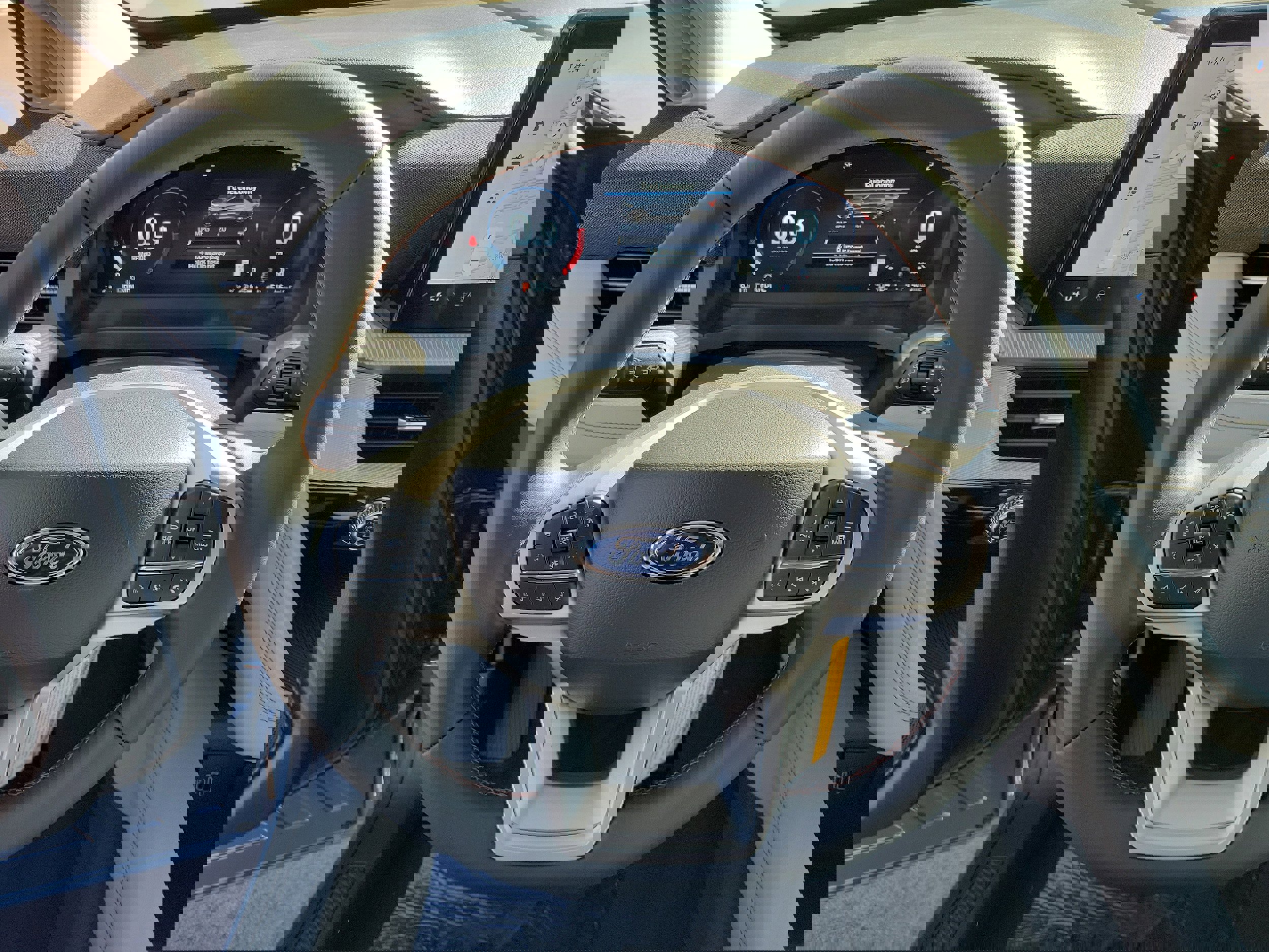 New 2026 Ford Explorer Active w/ Active Comfort Package image 24