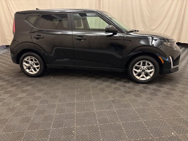 Used 2023 Kia Soul LX w/ LX Technology Package image 4