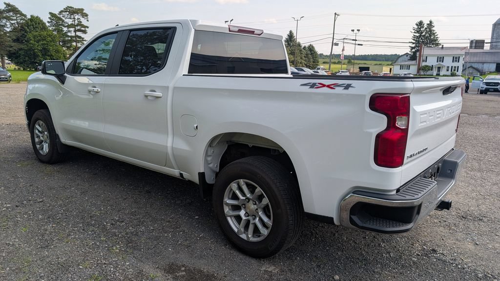Used 2023 Chevrolet Silverado 1500 LT AWD/4WD image 3