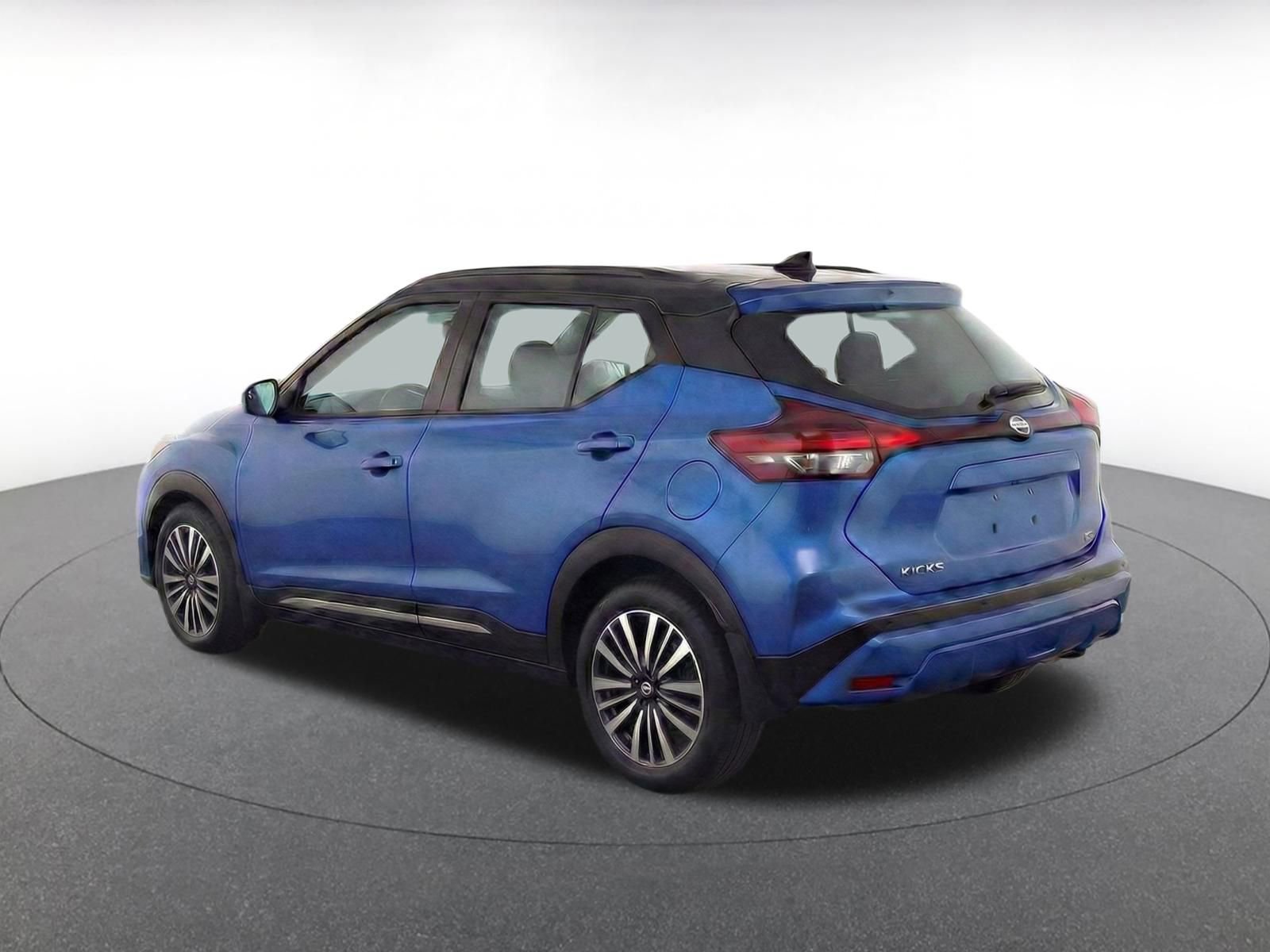 Used 2024 Nissan Kicks SV FWD image 7