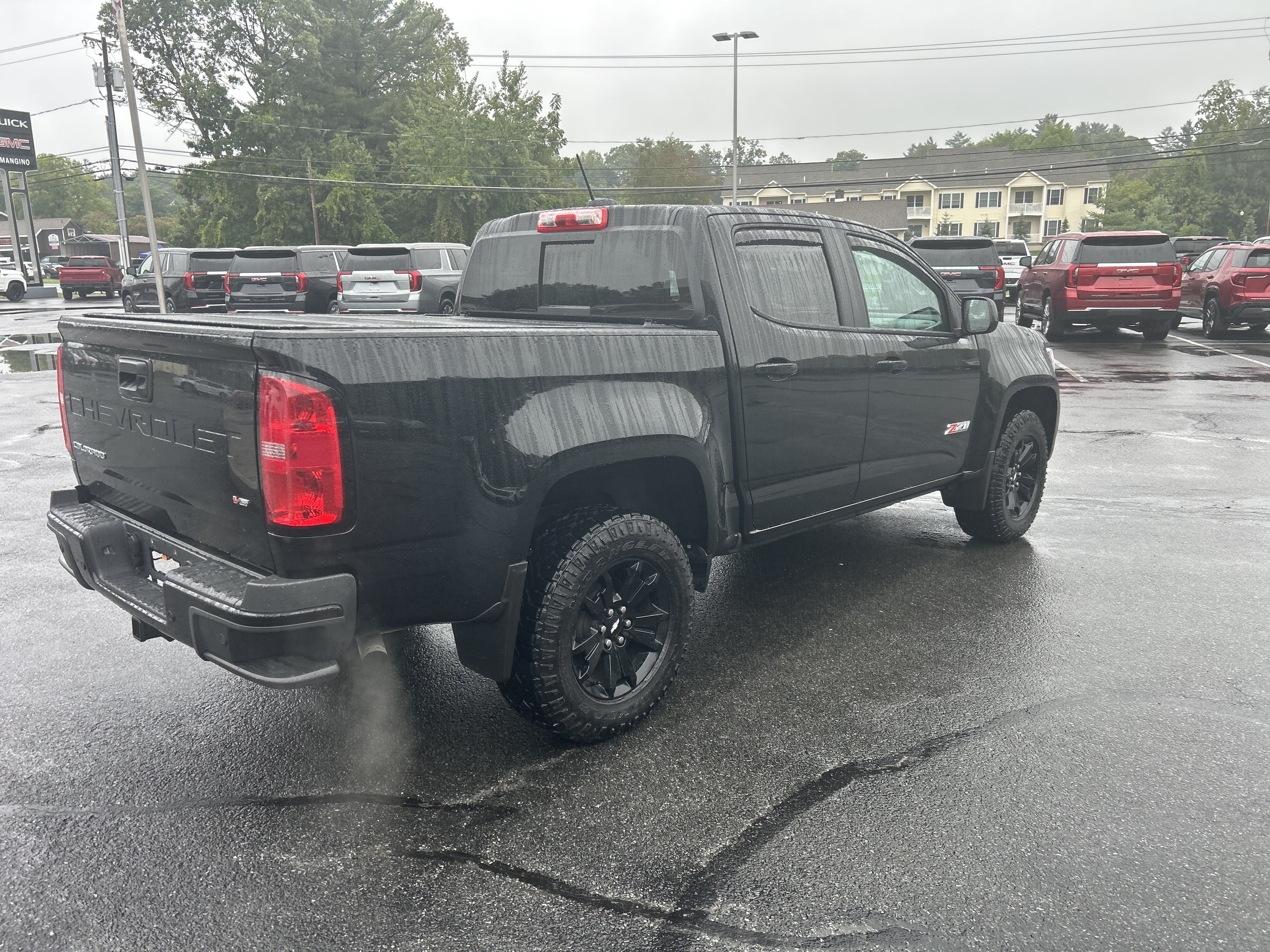Used 2022 Chevrolet Colorado Z71 w/ Z71 Midnight Edition AWD/4WD image 12