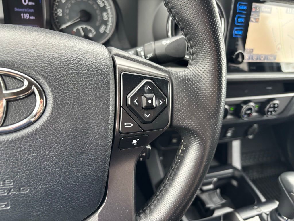 Used 2017 Toyota Tacoma TRD Off-Road w/ Tow Package (A/T) image 27