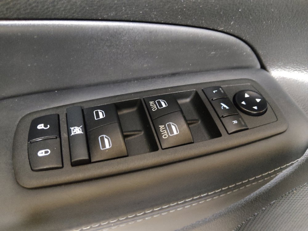 Used 2021 Jeep Grand Cherokee Overland image 27