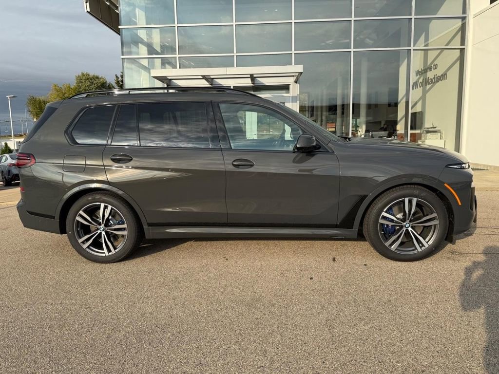 New 2026 BMW X7 xDrive40i w/ Executive Package image 2
