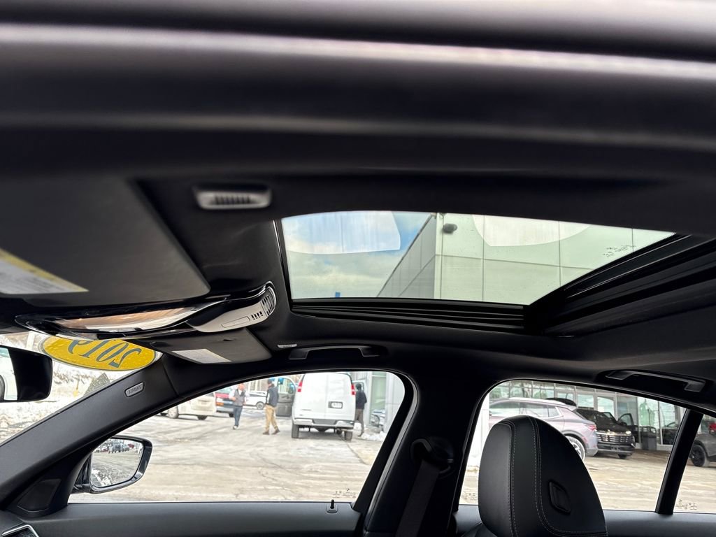 Used 2019 BMW 330i xDrive Sedan w/ Convenience Package image 12