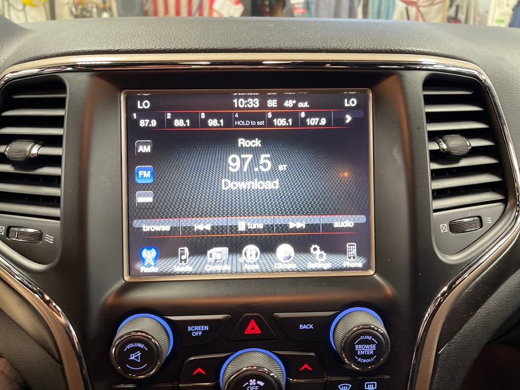 Used 2016 Jeep Grand Cherokee Laredo w/ Quick Order Package 23E AWD/4WD image 23