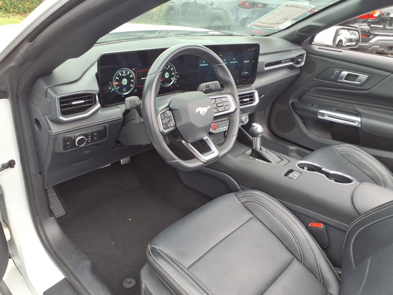 Used 2025 Ford Mustang Premium RWD image 17