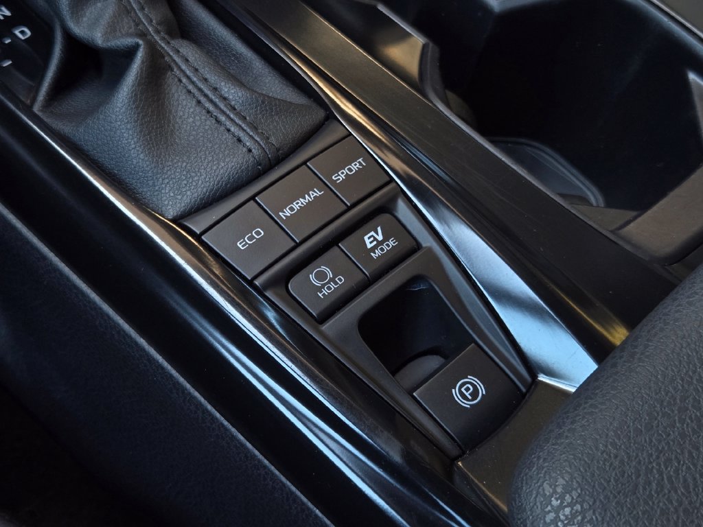 Used 2025 Toyota Camry SE FWD image 20